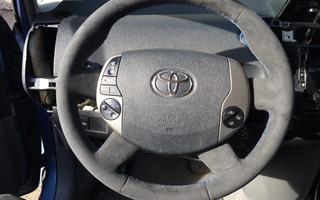 Lenkrad neu beziehen  mit Alcantara passend für Toyota Prius (auch andere Modelle)